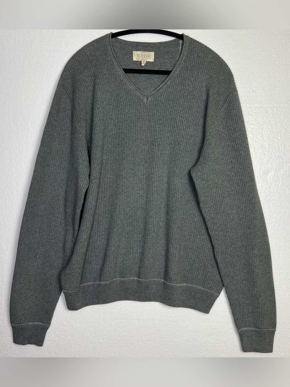 Islander grey v neck cotton sweater size L great condition